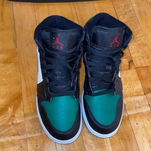 Jordan 1 mid, size 7, gently used